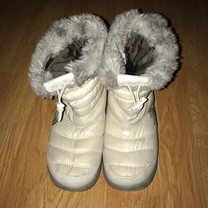 The North Face Women’s Snow Boots Size 6